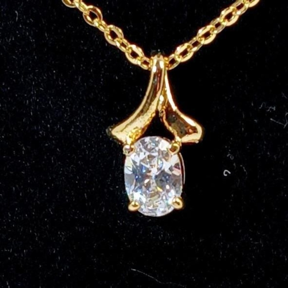 Vintage 90s MagnifiCZence 18kt Gold Finish Oval Cubic Zirconia‎ Pendant Necklace